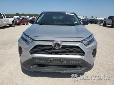 Piąte zdjęcie samochodu w środku: 2023 TOYOTA RAV4 LE VIN:2T3H1RFV5PC249604 - miniatura