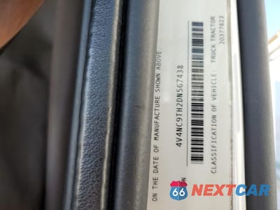 Zdjęcie 10 z 10 samochodu: 2013 VOLVO VN VNL VIN:4V4NC9TH2DN567438 - miniatura