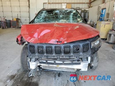 Piąte zdjęcie samochodu w środku: 2023 JEEP COMPASS LATITUDE VIN:3C4NJDBN9PT545677 - miniatura
