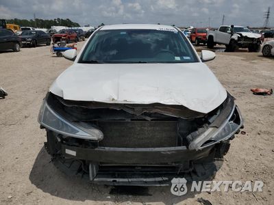 Piąte zdjęcie samochodu w środku: 2020 HYUNDAI ELANTRA SEL VIN:5NPD84LF7LH525694 - miniatura