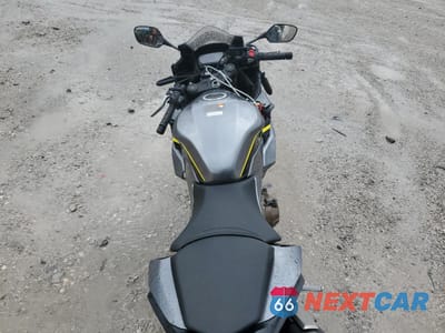 Zdjęcie 6 z 10 samochodu: 2023 HONDA CBR500 RA VIN:MLHPC6257P5400391 - miniatura