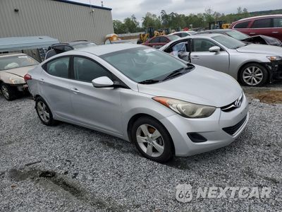 Czwarte zdjęcie samochodu z boku: 2013 HYUNDAI ELANTRA GLS VIN:KMHDH4AE3DU816898 - miniatura