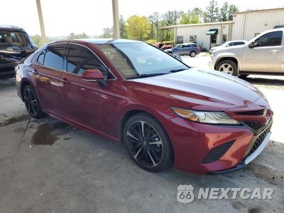 Czwarte zdjęcie samochodu z boku: 2018 TOYOTA CAMRY XSE VIN:4T1B61HK5JU651391 - miniatura