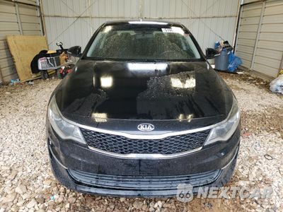 Piąte zdjęcie samochodu w środku: 2018 KIA OPTIMA LX VIN:5XXGT4L37JG253545 - miniatura