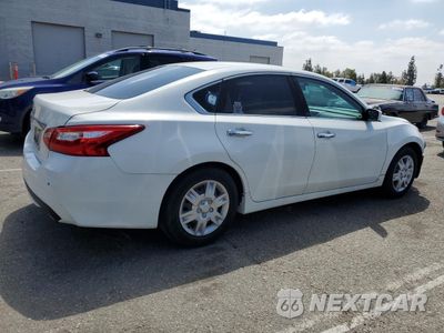Trzecie zdjęcie samochodu z tyłu: 2016 NISSAN ALTIMA 2.5 VIN:1N4AL3AP2GN341007 - miniatura