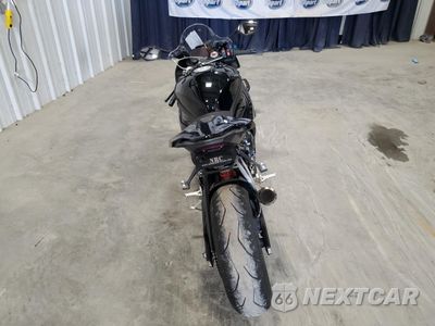 Czwarte zdjęcie samochodu z boku: 2024 BMW S 1000 RR VIN:WB10E6307R6K26382 - miniatura