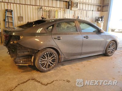 Trzecie zdjęcie samochodu z tyłu: 2024 KIA FORTE GT LINE VIN:3KPF54AD6RE752455 - miniatura