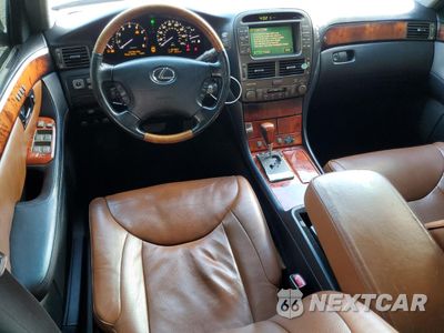 Zdjęcie 8 z 12 samochodu: 2006 LEXUS LS 430 VIN:JTHBN36F265035513 - miniatura