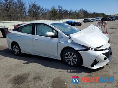 Czwarte zdjęcie samochodu z boku: 2022 TOYOTA PRIUS PRIME LE VIN:JTDKAMFP5N3206955 - miniatura