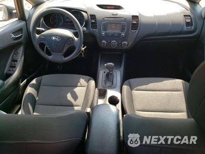 Zdjęcie 8 z 15 samochodu: 2016 KIA FORTE LX VIN:KNAFX4A61G5502493 - miniatura