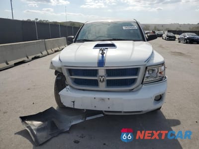 Piąte zdjęcie samochodu w środku: 2011 DODGE DAKOTA SLT VIN:1D7RE3GK6BS564198 - miniatura