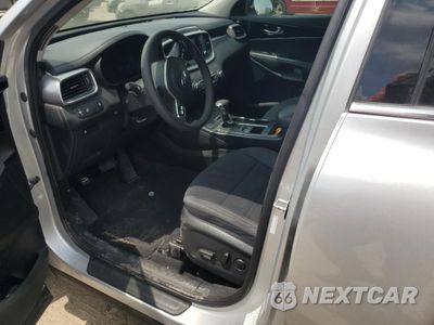 Zdjęcie 7 z 13 samochodu: 2019 KIA SORENTO LX VIN:5XYPG4A5XKG568734 - miniatura