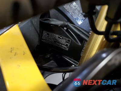 Zdjęcie 9 z 10 samochodu: 2011 BMW S 1000 RR VIN:WB1051706BZV43233 - miniatura