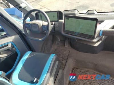 Zdjęcie 8 z 13 samochodu: 2023 RIVIAN EDV 700 VIN:7FCEHEB77PN005368 - miniatura