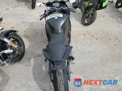 Zdjęcie 6 z 9 samochodu: 2024 KAWASAKI ZX1002 L VIN:JKBZXVL14RA012962 - miniatura