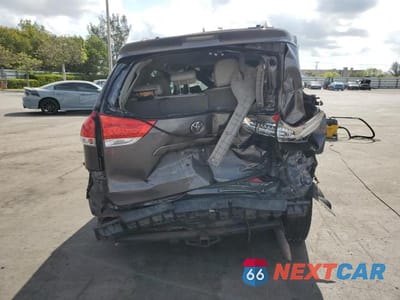 Zdjęcie 6 z 13 samochodu: 2011 TOYOTA SIENNA XLE VIN:5TDDK3DC8BS015802 - miniatura