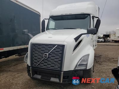 Drugie zdjęcie samochodu z przodu: 2021 VOLVO VNL SEMI TRUCK VIN:4V4NC9EH6MN281346 - miniatura