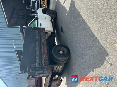 Czwarte zdjęcie samochodu z boku: 2008 CHEVROLET SILVERADO K3500 VIN:1GBJK34628E188909 - miniatura