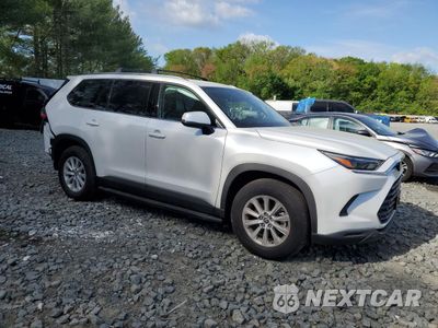 Czwarte zdjęcie samochodu z boku: 2025 TOYOTA GRAND HIGHLANDER LE VIN:5TDAAAB51SS076021 - miniatura