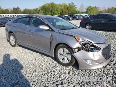 Czwarte zdjęcie samochodu z boku: 2013 HYUNDAI SONATA HYBRID VIN:KMHEC4A47DA088529 - miniatura