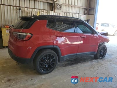 Trzecie zdjęcie samochodu z tyłu: 2023 JEEP COMPASS LATITUDE VIN:3C4NJDBN9PT545677 - miniatura