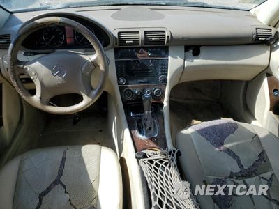 Zdjęcie 8 z 12 samochodu: 2005 MERCEDES-BENZ C 240 VIN:WDBRF61J15A716907 - miniatura
