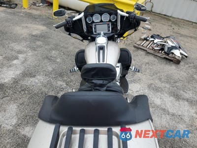 Zdjęcie 6 z 8 samochodu: 2018 HARLEY-DAVIDSON FLHTK ULTRA LIMITED VIN:1HD1KED16JB627790 - miniatura