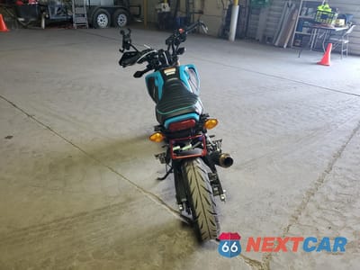 Czwarte zdjęcie samochodu z boku: 2024 HONDA GROM 125 VIN:MLHJC9212R5202194 - miniatura