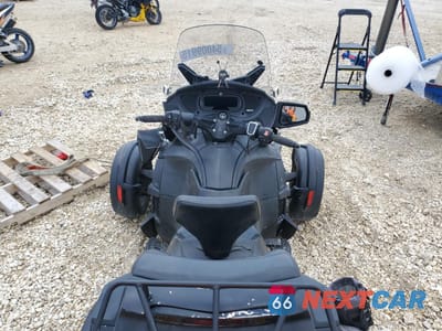 Zdjęcie 6 z 8 samochodu: 2018 CAN-AM SPYDER ROADSTER RT VIN:2BXNBDD28JV002600 - miniatura