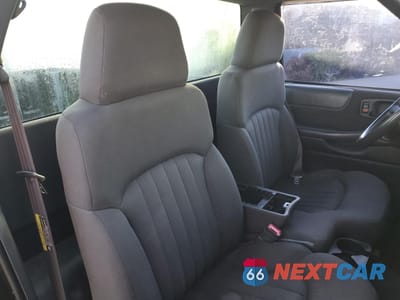 Zdjęcie 10 z 13 samochodu: 2003 CHEVROLET S TRUCK S10 VIN:1GCCS14H838282228 - miniatura