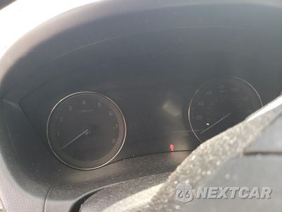 Zdjęcie 9 z 12 samochodu: 2015 HYUNDAI GENESIS 3.8L VIN:KMHGN4JEXFU052928 - miniatura