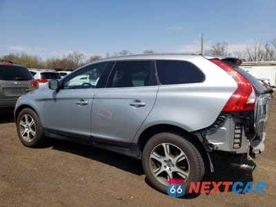 Drugie zdjęcie samochodu z przodu: 2011 VOLVO XC60 T6 VIN:YV4902DZ0B2152795 - miniatura