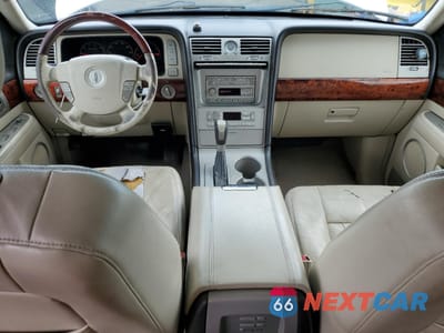 Zdjęcie 8 z 15 samochodu: 2003 LINCOLN NAVIGATOR VIN:5LMFU28R83LJ13770 - miniatura