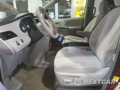 Zdjęcie 7 z 15 samochodu: 2012 TOYOTA SIENNA LE VIN:5TDKK3DC3CS208531 - miniatura
