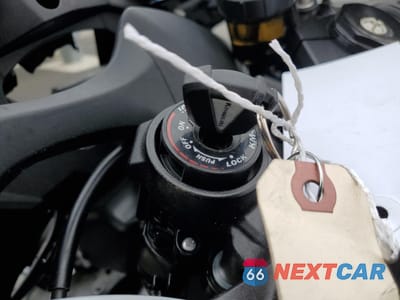 Zdjęcie 8 z 10 samochodu: 2024 KAWASAKI ZX1002 M VIN:JKBZXVM1XRA007344 - miniatura