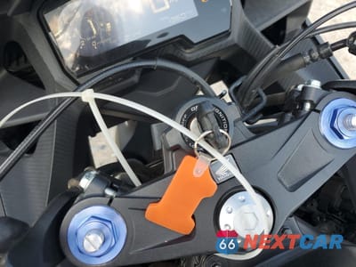 Zdjęcie 8 z 9 samochodu: 2021 HONDA CBR500 RA VIN:MLHPC6252M5201518 - miniatura
