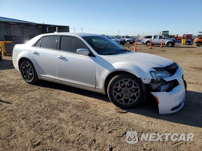 Czwarte zdjęcie samochodu z boku: 2016 CHRYSLER 300 S VIN:2C3CCAGG8GH208649 - miniatura