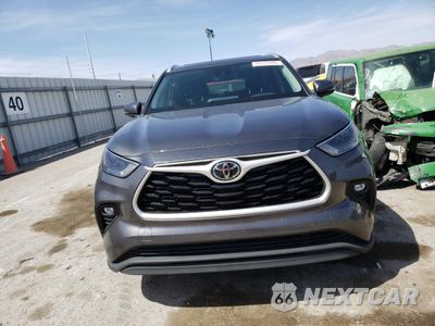 Piąte zdjęcie samochodu w środku: 2021 TOYOTA HIGHLANDER XLE VIN:5TDGZRAH5MS130017 - miniatura
