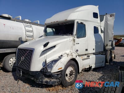 Drugie zdjęcie samochodu z przodu: 2024 VOLVO VN VNL VIN:4V4NC9EH7RN627427 - miniatura