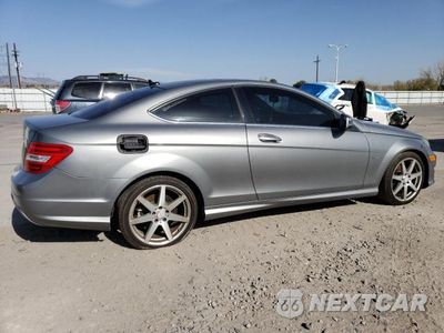Trzecie zdjęcie samochodu z tyłu: 2012 MERCEDES-BENZ C 250 VIN:WDDGJ4HB8CF824263 - miniatura
