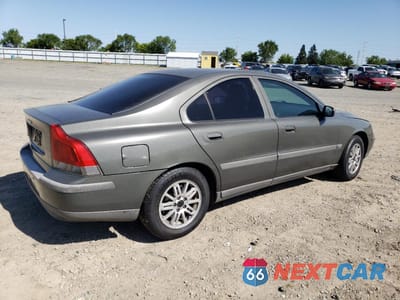 Trzecie zdjęcie samochodu z tyłu: 2004 VOLVO S60 VIN:YV1RS64A942359553 - miniatura