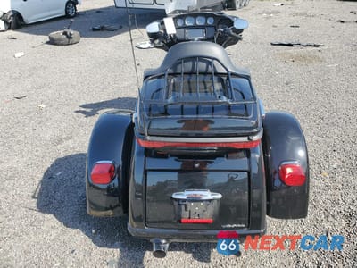 Czwarte zdjęcie samochodu z boku: 2015 HARLEY-DAVIDSON FLHTCUTG TRI GLIDE ULTRA VIN:1HD1MAL18FB859173 - miniatura