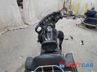 Zdjęcie 6 z 9 samochodu: 2014 HARLEY-DAVIDSON FLHTCU ULTRA CLASSIC ELECTRA GLIDE VIN:1HD1FCM16EB684926 - miniatura