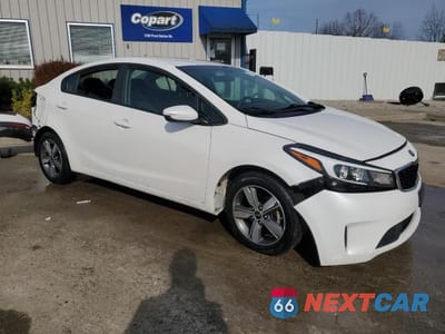 Czwarte zdjęcie samochodu z boku: 2018 KIA FORTE LX VIN:3KPFL4A70JE273887 - miniatura