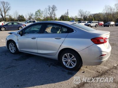 Drugie zdjęcie samochodu z przodu: 2019 CHEVROLET CRUZE LT VIN:1G1BE5SM0K7124442 - miniatura
