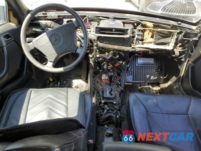 Zdjęcie 8 z 12 samochodu: 1995 MERCEDES-BENZ E 420 BASE VIN:WDBEA34E7SC171869 - miniatura