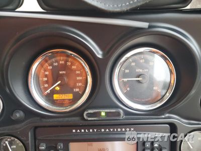 Zdjęcie 7 z 9 samochodu: 2006 HARLEY-DAVIDSON FLHTCUI VIN:1HD1FCW196Y672779 - miniatura