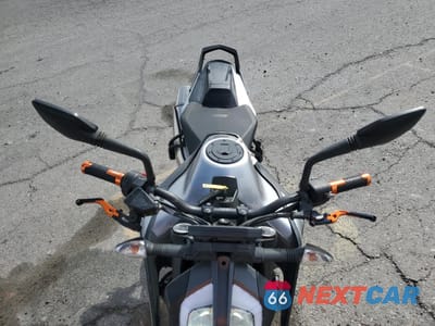 Piąte zdjęcie samochodu w środku: 2019 KTM 790 DUKE VIN:VBKTU6405KM737753 - miniatura