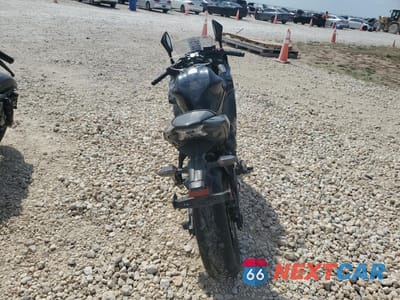 Czwarte zdjęcie samochodu z boku: 2019 KAWASAKI EX650 F VIN:JKAEXEK19KDA32832 - miniatura