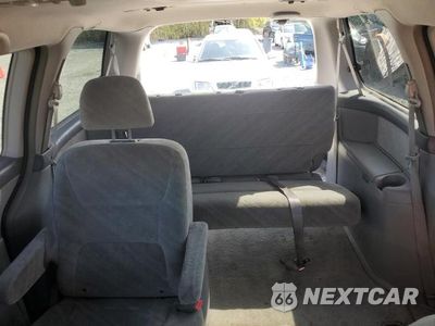 Zdjęcie 10 z 13 samochodu: 2004 HONDA ODYSSEY EX VIN:5FNRL18824B111915 - miniatura
